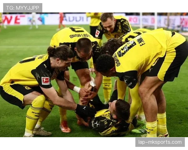 多特蒙德逼抢体系引领德甲战术新潮流，状态回暖引关注