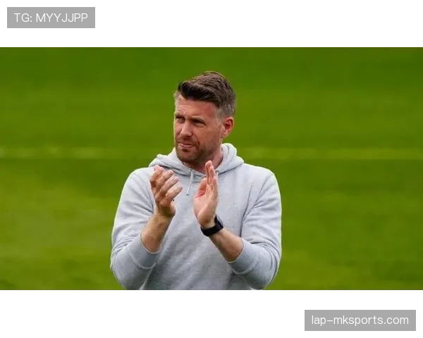 奥努阿楚续约英超球队,状态回暖引球迷期待新赛季表现 奥努阿楚续约英超球队,状态回暖引球迷期待新赛季表现