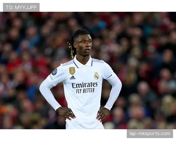 卡马文加：技术与战术的完美融合引领足球新潮流