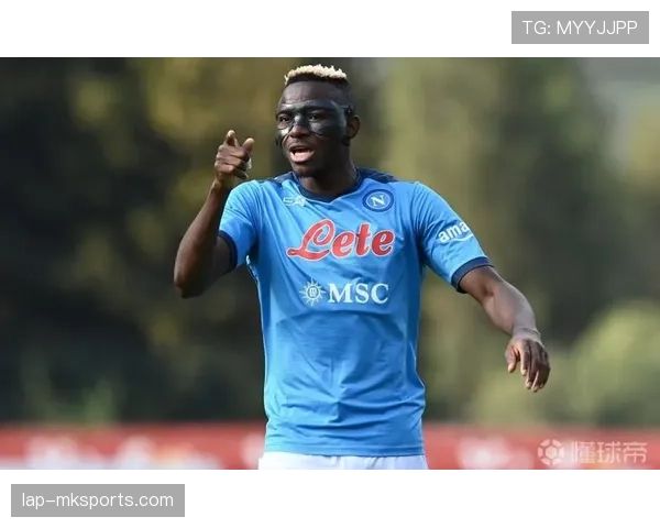 奥斯梅恩戴面具出战的硬汉形象解析