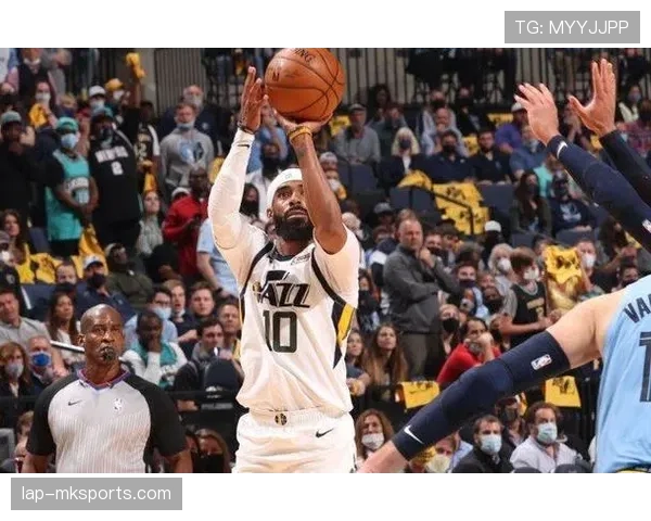 康利借无球跑动提升效率，改变灰熊进攻结构